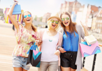 女孩子购物图片真实