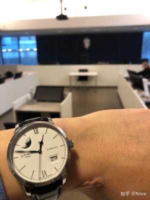 日常通勤戴什么表