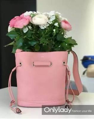 女生种草的物品图片